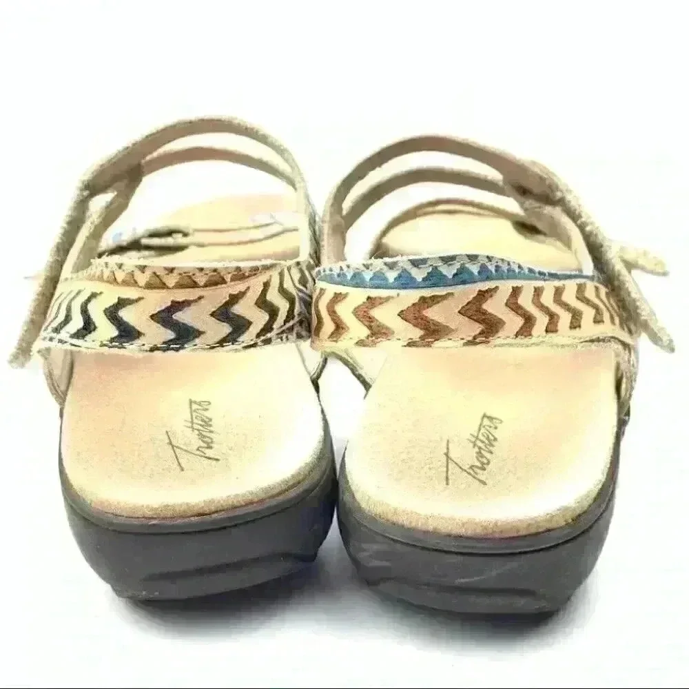 Trotters Sandals size 7 multicolored southwestern